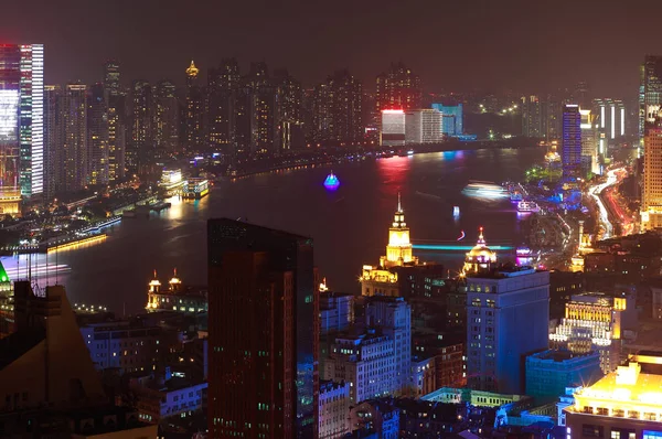 Fotografía aérea en Shanghai bund Skyline de la escena nocturna —  Fotos de Stock