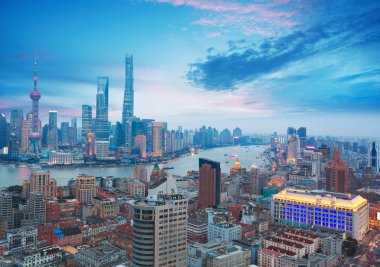 Shanghai bund alacakaranlıkta manzarası, hava fotoğrafçılığı 