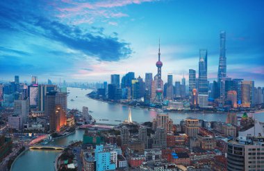 Shanghai bund alacakaranlıkta manzarası, hava fotoğrafçılığı 