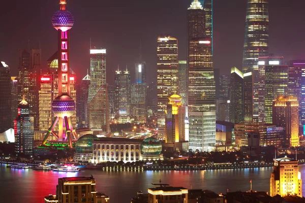 Luftaufnahmen an der Skyline von Shanghai Bund der Nachtszene — Stockfoto