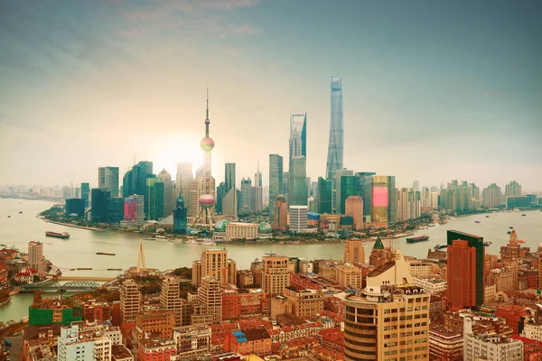 Fotografía aérea en Shanghai bund Skyline del amanecer — Foto de Stock