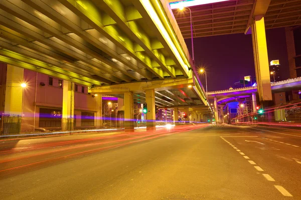 도시도로 구름다리 밤의 육교 다리 — 스톡 사진