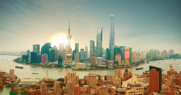 Aerial photography in Shanghai bund Skyline van zonsopgang — Stockfoto