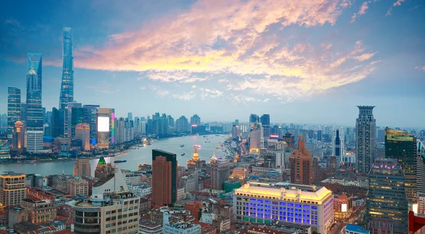 Letecké fotografie na Shanghai bund Panorama západ slunce záře — Stock fotografie