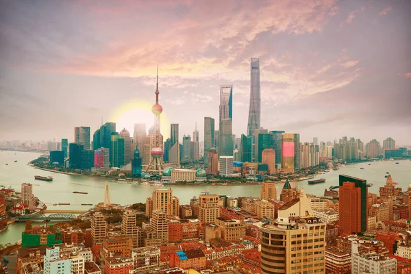 Fotografi udara di Shanghai bund Skyline matahari terbit — Stok Foto