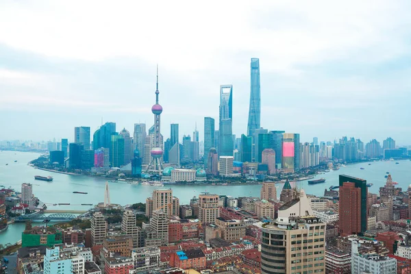 Luftaufnahme Vogelperspektive auf die Skyline von Shanghai — Stockfoto