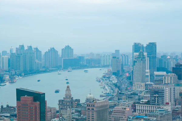 Flygfotografering på Shanghai bund skyline — Stockfoto