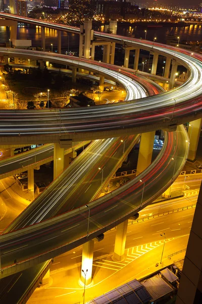 Fotografi udara di jembatan jembatan jembatan jembatan malam Shanghai — Stok Foto