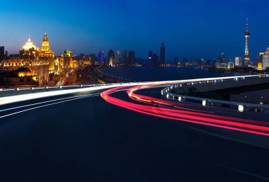 Boş yol kat ile kuş-göz görüş-Shanghai bund manzarası 
