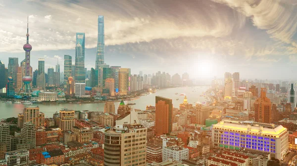Aerial photography in Shanghai bund Skyline van zonsopgang — Stockfoto