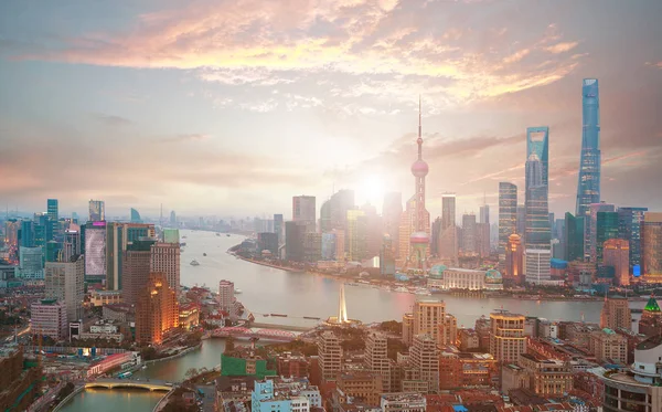 Fotografía aérea en Shanghai bund Skyline del amanecer —  Fotos de Stock