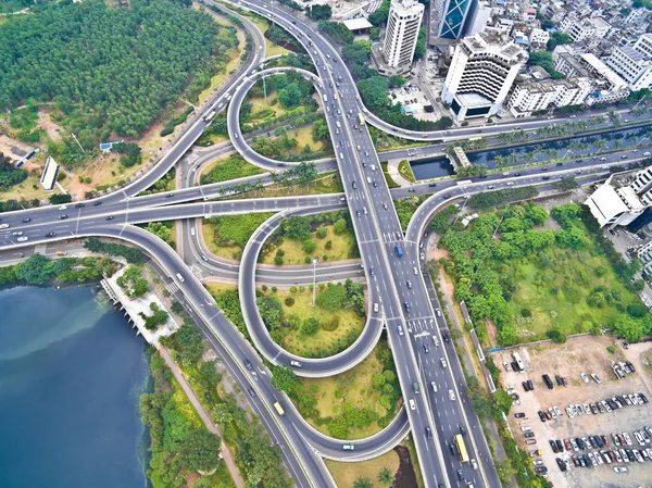 Fotografia aérea vista pássaro-olho da cidade viaduto ponte estrada lan — Fotografia de Stock