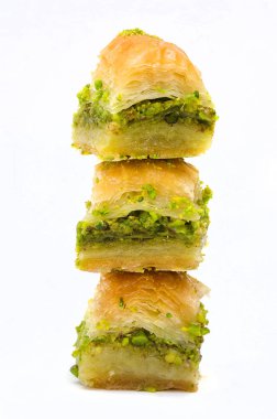 Beyaz bir arka plan üzerinde Fıstıklı Baklava