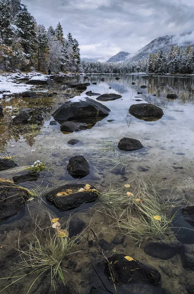 Bergsee, Russland, Sibirien, burjatiya, froliha. — Stockfoto