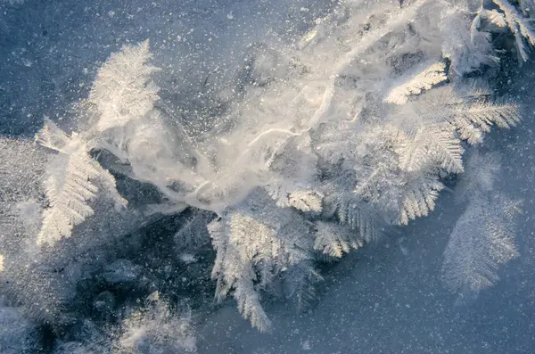 Текстура льоду на синьому фоні — стокове фото