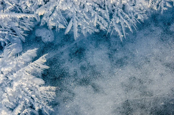 Texture di ghiaccio su sfondo blu — Foto Stock