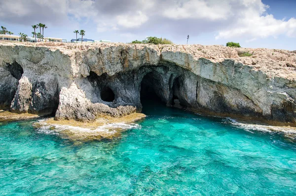 Cavo greco cape deniz mağaraları. Ayia napa, Kıbrıs