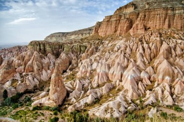 Gül Vadisi Göreme Kapadokya Türkiye'de yaz