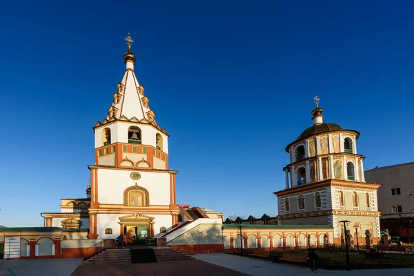 Rusia, Irkutsk - 2 de noviembre de 2019: La Catedral de la Epifanía del Señor. Iglesia ortodoxa —  Fotos de Stock