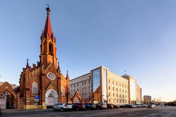 Russland, Irkutsk - 2. November 2019: Orgelsaal. irkutsk regionale philharmonie. Römisch-katholische Kirche in Polen im Herbst — Stockfoto