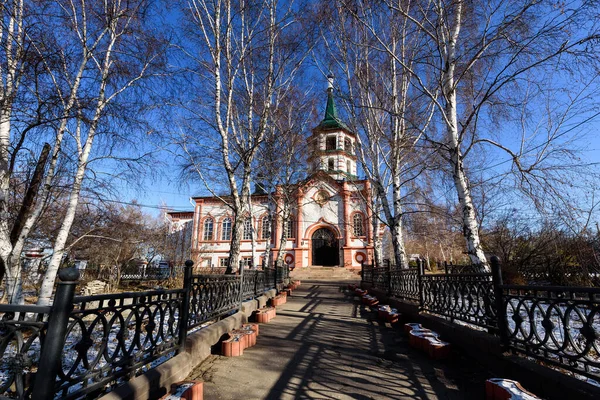 IRKUTSK, RUSSIA - NOVEMBER 6, 2019: Church of the Exaltation of the Holy and Life-Creating Cross of the Lord, built in the years 1747-1760. — Stock Photo, Image