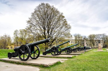 Petersburg, Rusya-5 Mayıs 2015: eski uzun namlulu silahlar. Topçu Müzesi