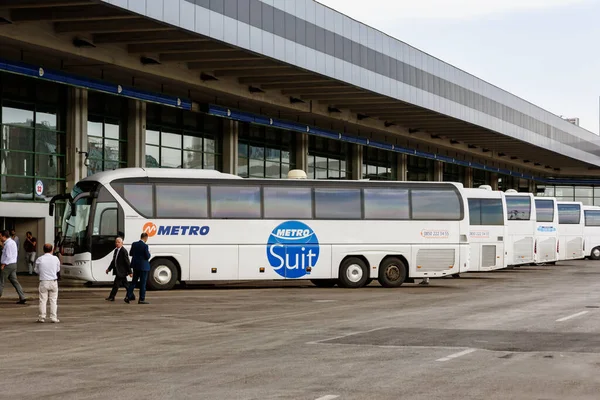 Ankara, Turquía - 24 de julio de 2018: Vista de la terminal de autobuses ASTI en la ciudad de Ankara en un día nublado. Ankara es la capital de la República de Turquía — Foto de Stock