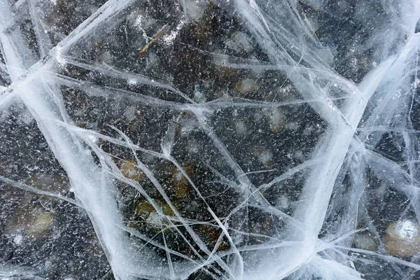 贝加尔湖美丽的冰，有抽象的裂缝 — 图库照片