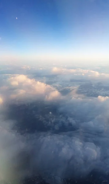 Cloudscape achtergrond vanuit vliegtuig — Stockfoto