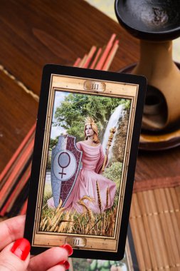 29 Ekim 2019 - Saint Peterburg, Rusya: Tarot Universal anahtarları.
