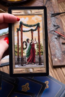 29 Ekim 2019 - Saint Peterburg, Rusya: Tarot Universal anahtarları.