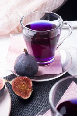 Kafede buluşmaya hazır bir yaşam tarzı. Tayland mavisi, Kelebek bezelyesi çayı.