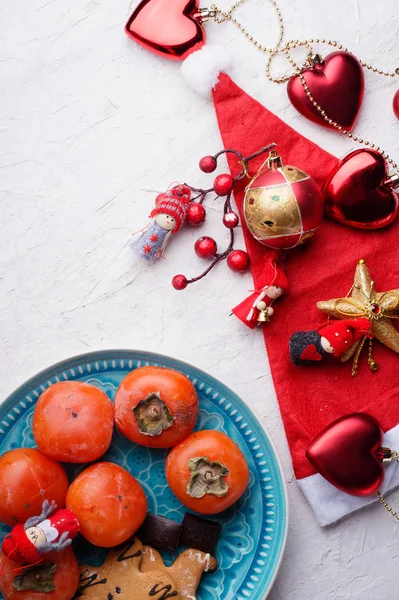 Alegre conjunto de Natal tradicional com decorações e presentes. riz — Fotografia de Stock