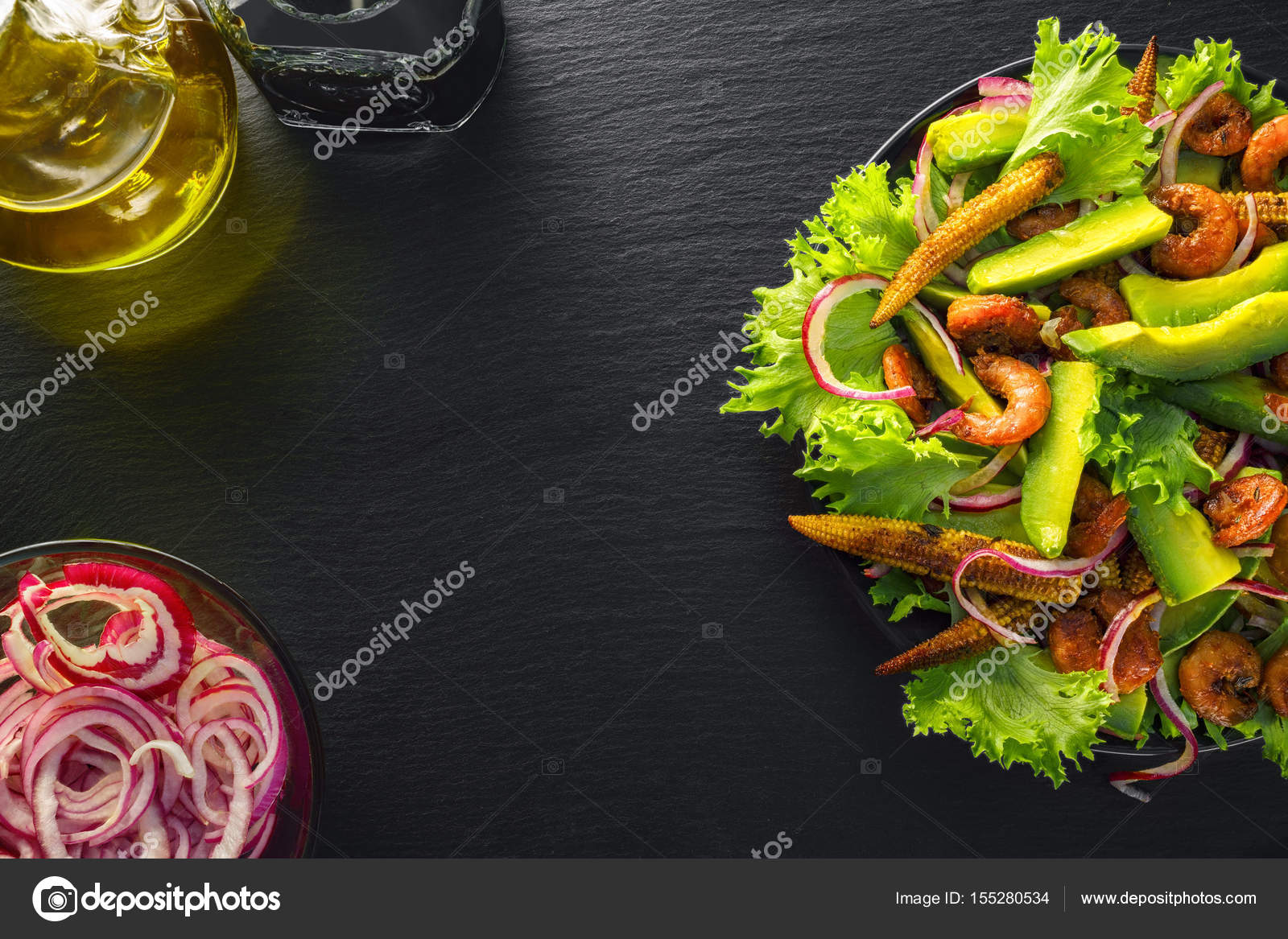 Karides ve mısır salatası Karides ve mısır salatası