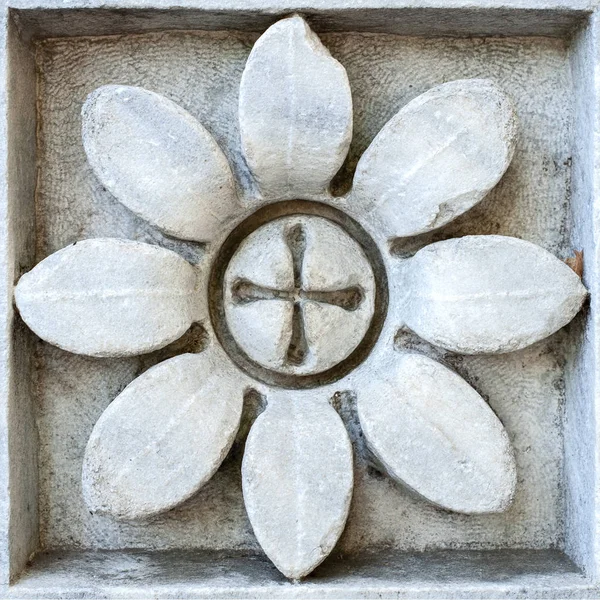 mermer taş çiçek dekoru elementi