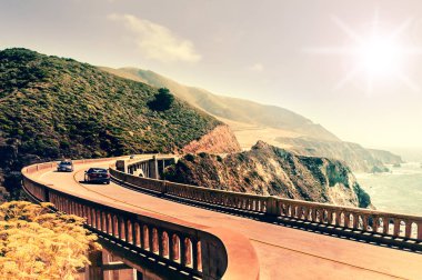 Bixby Creek West Coast karayolu #1 ABD üzerinde köprü