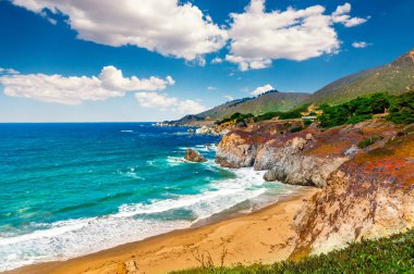 Pacific Coast Highway #1 bize Batı Güney Los Angeles'a, Big Sur alan, California Seyahat Coast'taki üzerinde güzel kıyı şeridi manzara. Motosiklet yol gezisi sırasında filmi.