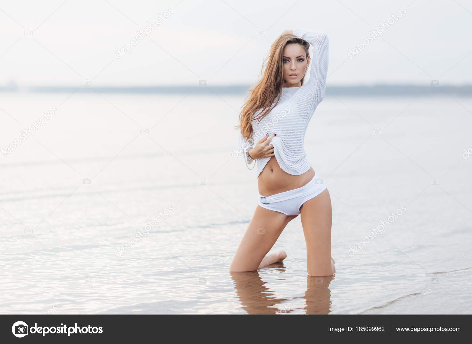 De Mujer Tranquila Bikini Forma Cuerpo Modelo BlancoTiene En rxdBeCo