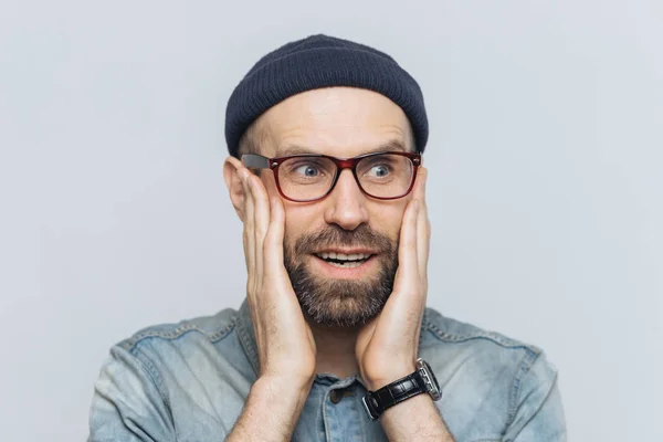 Amazed Handsome Middle Aged Man Looks Distance Bewilderment Keeps Hands — Stock Photo, Image