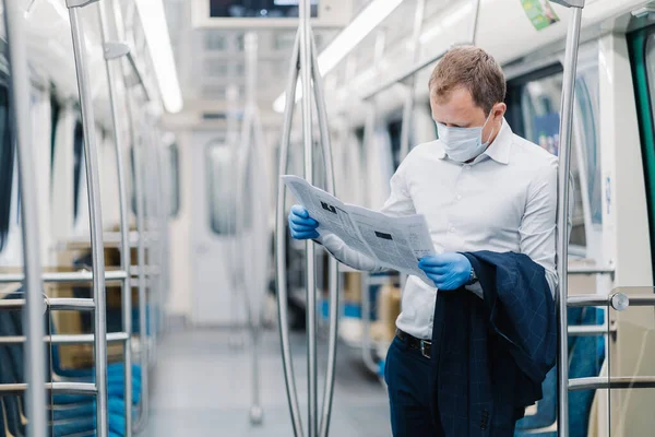 Horizontaal Schot Van Volwassen Man Draagt Formele Kleding Beschermende Medische — Stockfoto