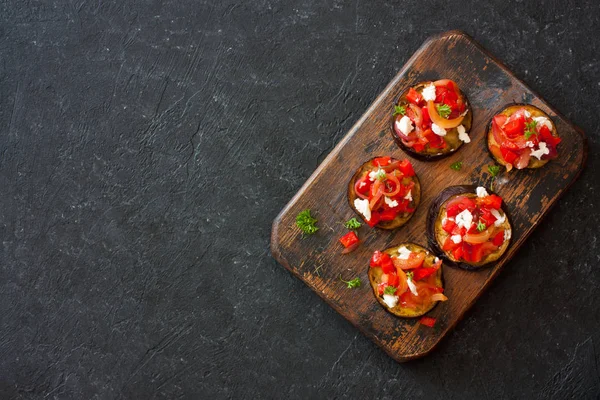 Aubergine, tomater, paprika och ricotta mellanmål — Stockfoto