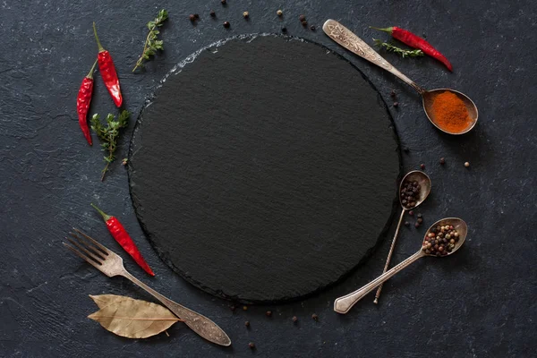 Scura pietra vintage sfondo culinario. Vista dall'alto. Copia spazio — Foto Stock