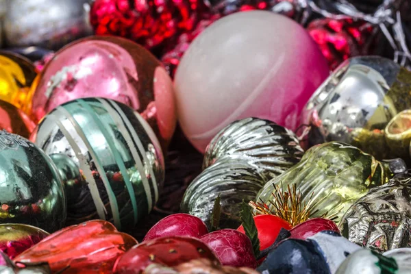 Dondurma şeklinde yılbaşı ağaç süsleri Yılbaşı ağacı süsleri, bir Noel dekorasyon için hazırlanıyor — Stok