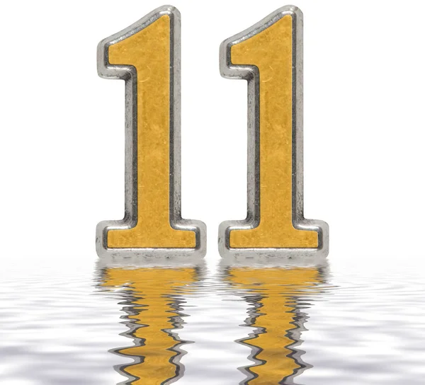 Numeral 11, onze, refletido na superfície da água, isolado em — Fotografia de Stock