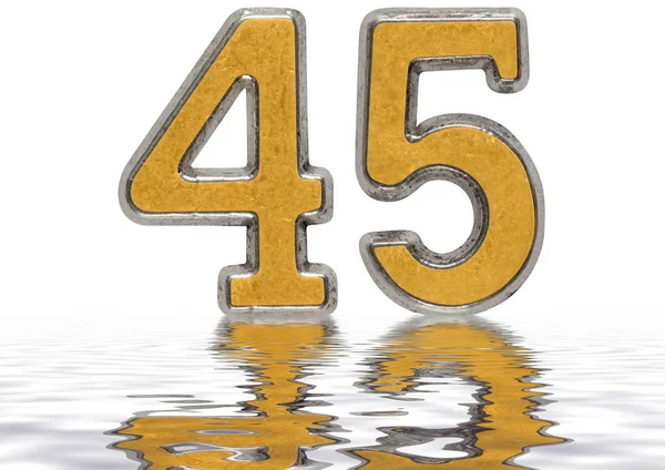 Numeral 45, quarenta e cinco, refletido na superfície da água, isolado — Fotografia de Stock