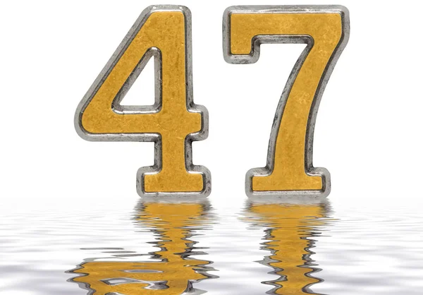 数字 47、40 の 7、水の表面の反射を分離します。 — ストック写真