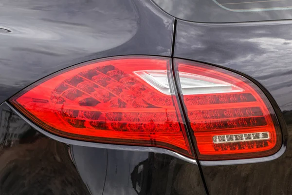 Luz trasera en un coche de prestigio moderno —  Fotos de Stock