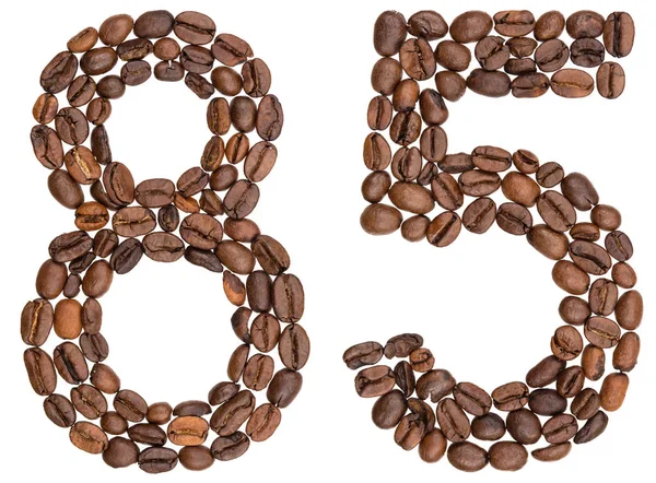 Арабский номер 85, восемьдесят пять, из кофейных зерен, изолированы на w — стоковое фото