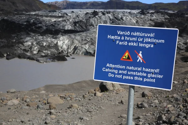 Solheimajokull 氷河での警告サイン — ストック写真