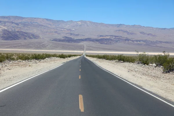 Road through Death Valley — Stock Photo, Image